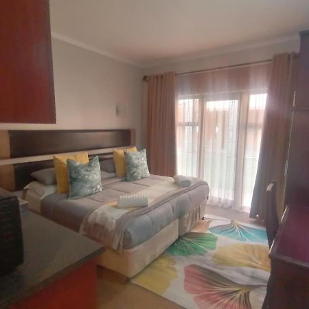 Appartamento Reliwave Pty Ltd Bloemfontein Esterno foto