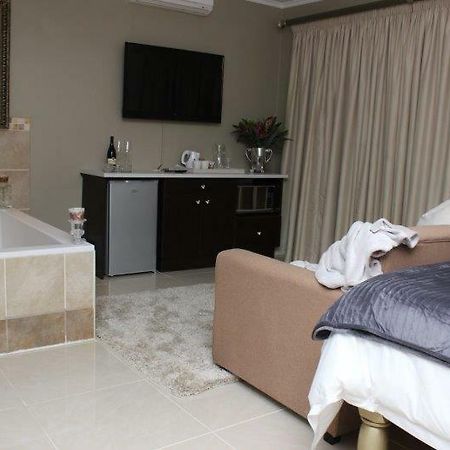 Appartamento Reliwave Pty Ltd Bloemfontein Esterno foto