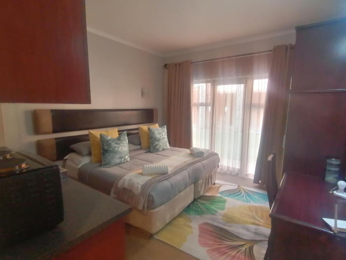 Appartamento Reliwave Pty Ltd Bloemfontein Esterno foto