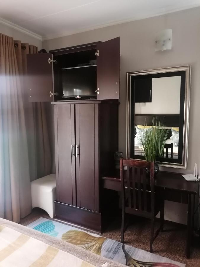 Appartamento Reliwave Pty Ltd Bloemfontein Esterno foto