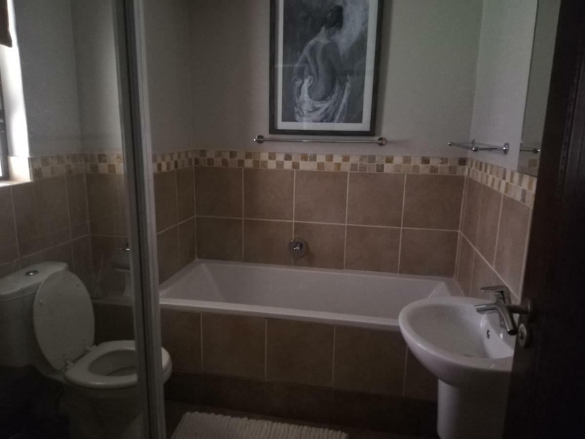 Appartamento Reliwave Pty Ltd Bloemfontein Esterno foto